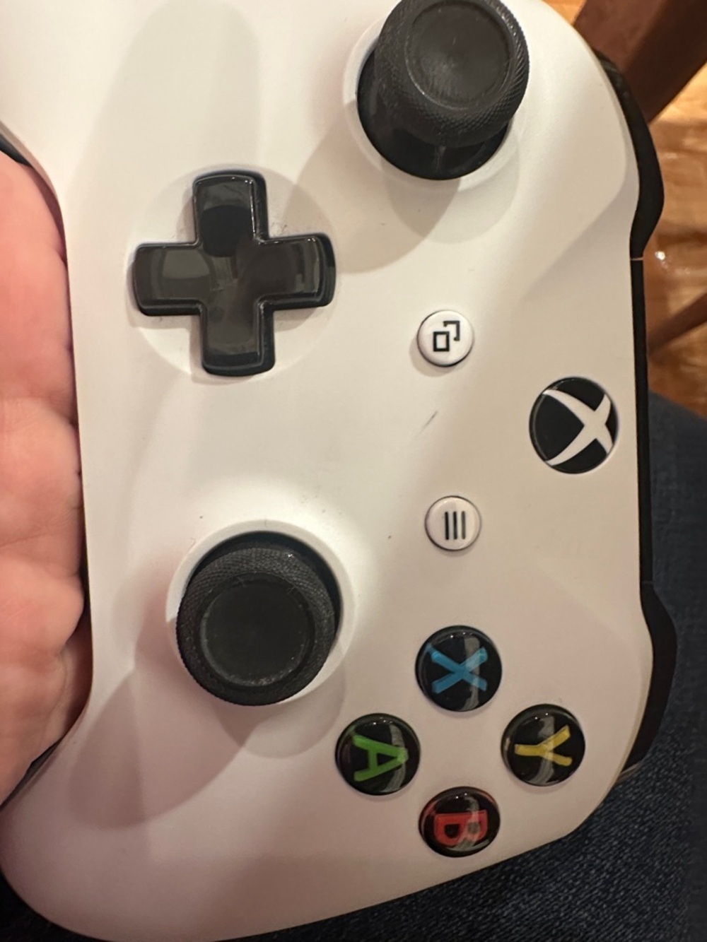 White Wireless Controller - Picture 3 of 5